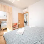 Awesome In With Sauna شقة فرسي